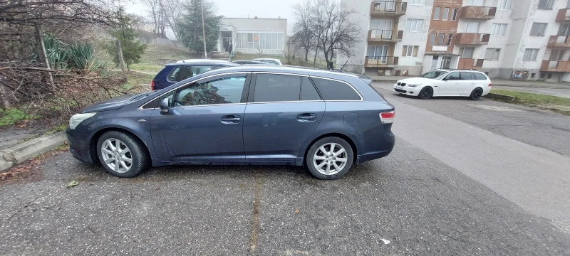 Toyota Avensis, снимка 4 - Автомобили и джипове - 48002689