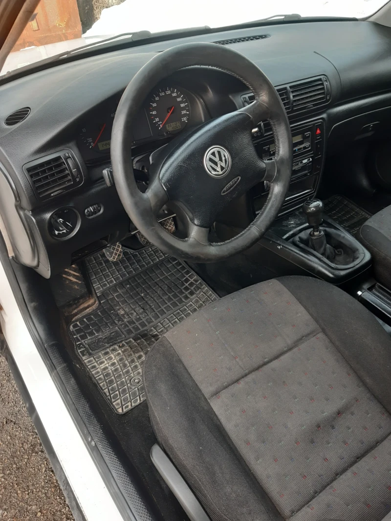 VW Passat, снимка 8 - Автомобили и джипове - 49115231