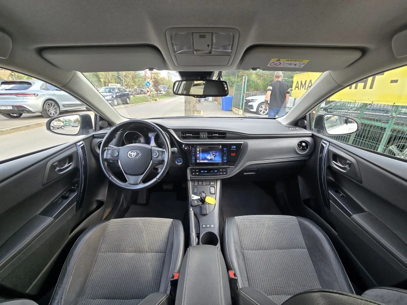 Toyota Auris 1.8 HYBRID, снимка 13 - Автомобили и джипове - 49376066