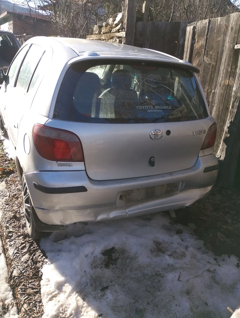 Toyota Yaris 1.0 Бензин, снимка 3 - Автомобили и джипове - 50541778