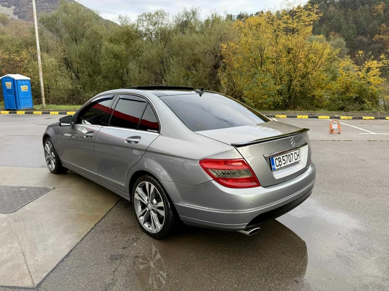 Mercedes-Benz C 320 Напълно обслужена!!!, снимка 5 - Автомобили и джипове - 52427061