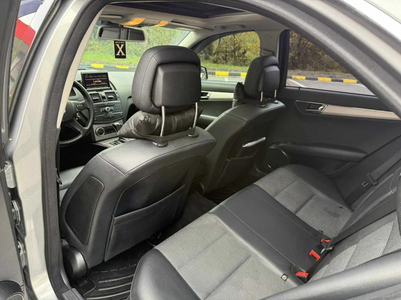 Mercedes-Benz C 320 Напълно обслужена!!!, снимка 8 - Автомобили и джипове - 52427061