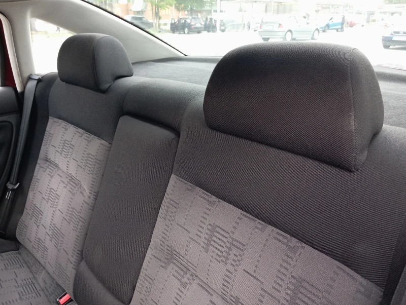 VW Passat, снимка 11 - Автомобили и джипове - 52818612