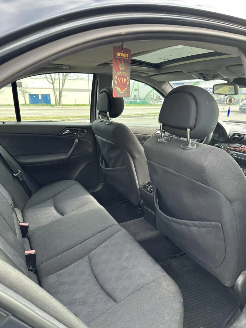 Mercedes-Benz C 220, снимка 7 - Автомобили и джипове - 53400785