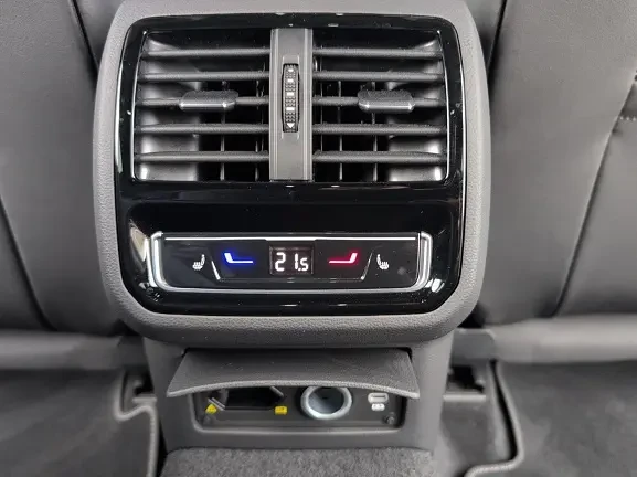 VW Arteon Shooting Brake 2.0 TSI 4Motion = R-Line = �������� | Mobile.bg � ����������� 11