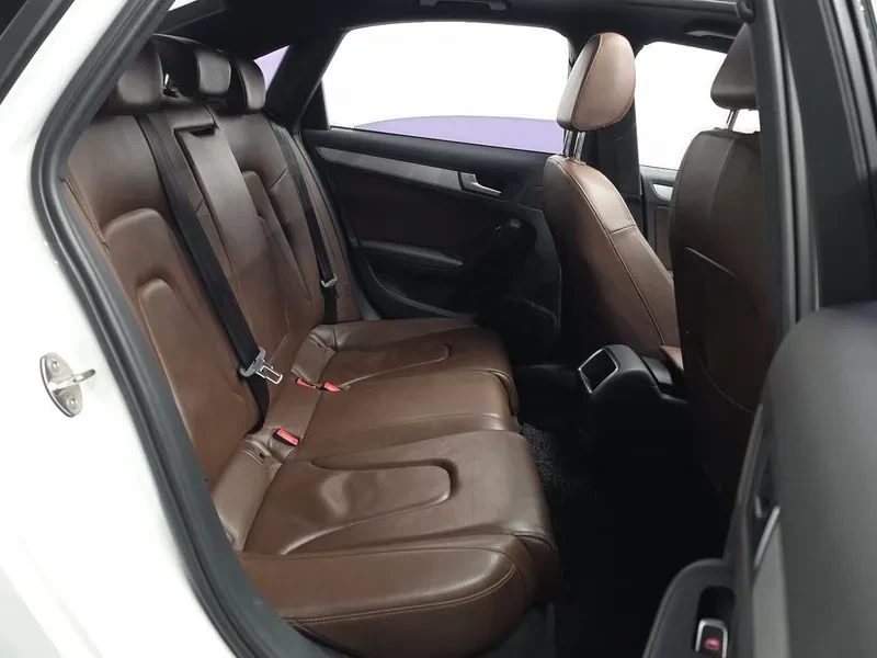 Audi A4 2.0 TDI, снимка 12 - Автомобили и джипове - 54143569