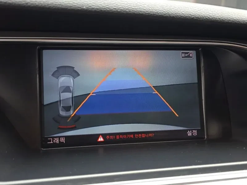 Audi A4 2.0 TDI, снимка 15 - Автомобили и джипове - 54143569