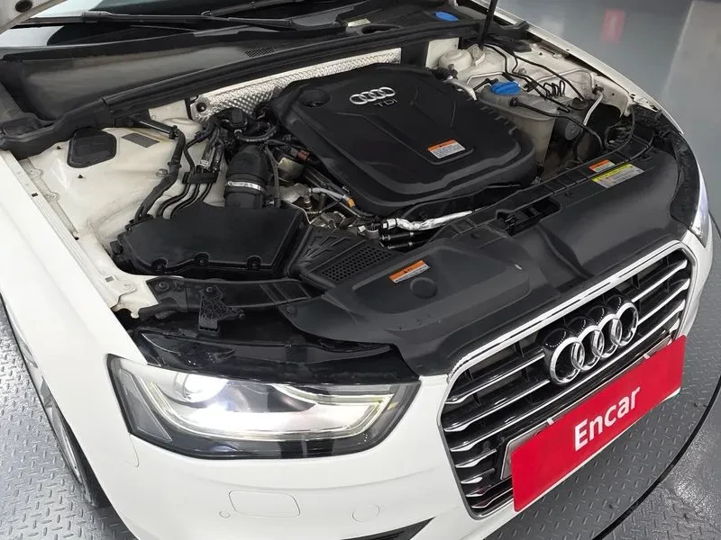 Audi A4 2.0 TDI, снимка 6 - Автомобили и джипове - 54143569