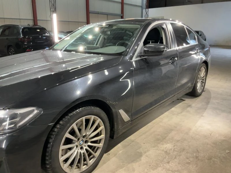BMW 520 5er 520d Mild-Hybrid, снимка 3 - Автомобили и джипове - 55383096