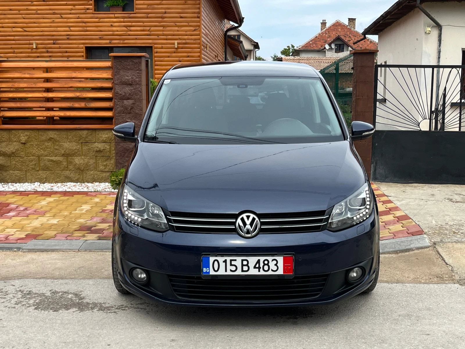 VW Touran 1.6TDI 105кс LED 2013г   - изображение 2