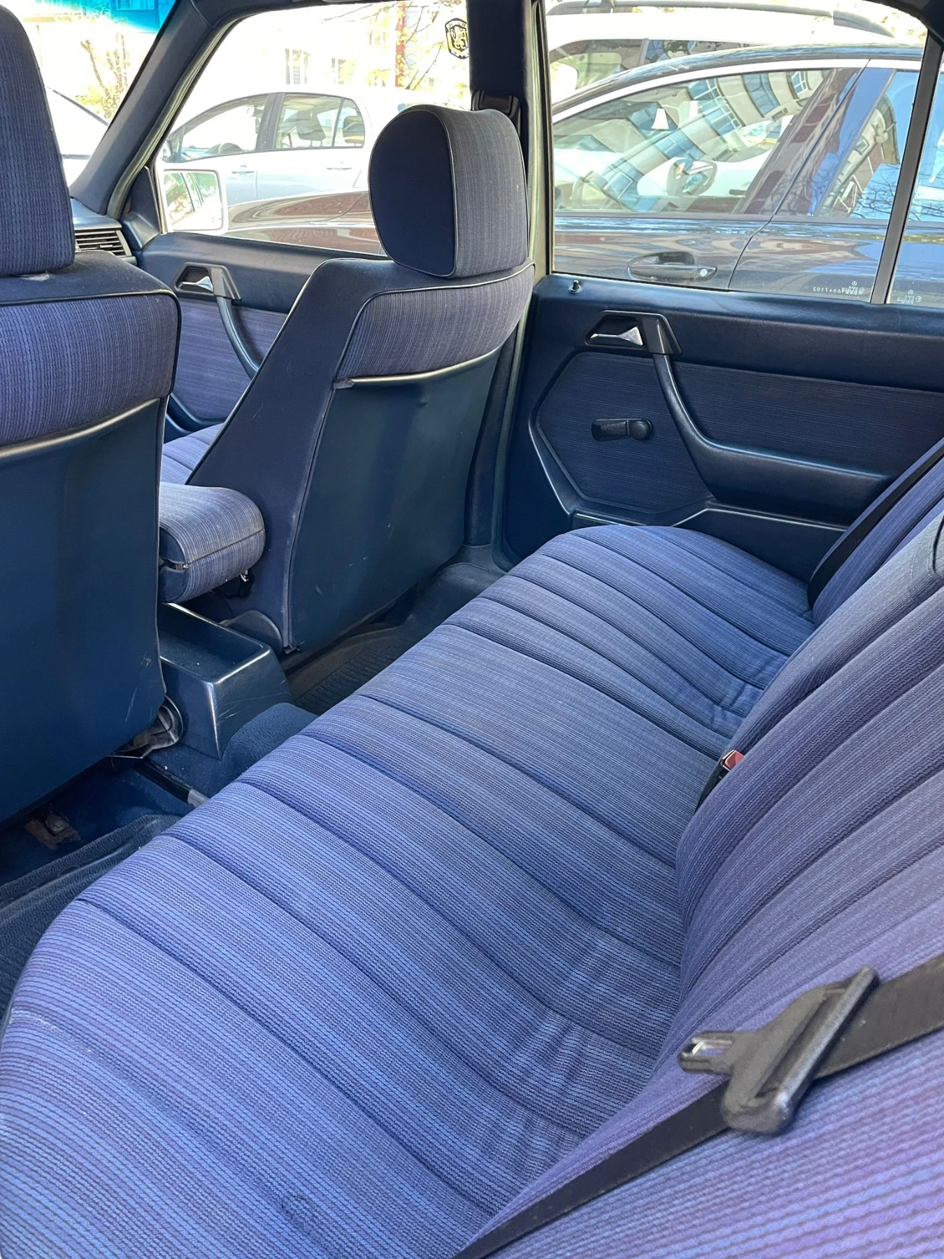 Mercedes-Benz 124  - изображение 9