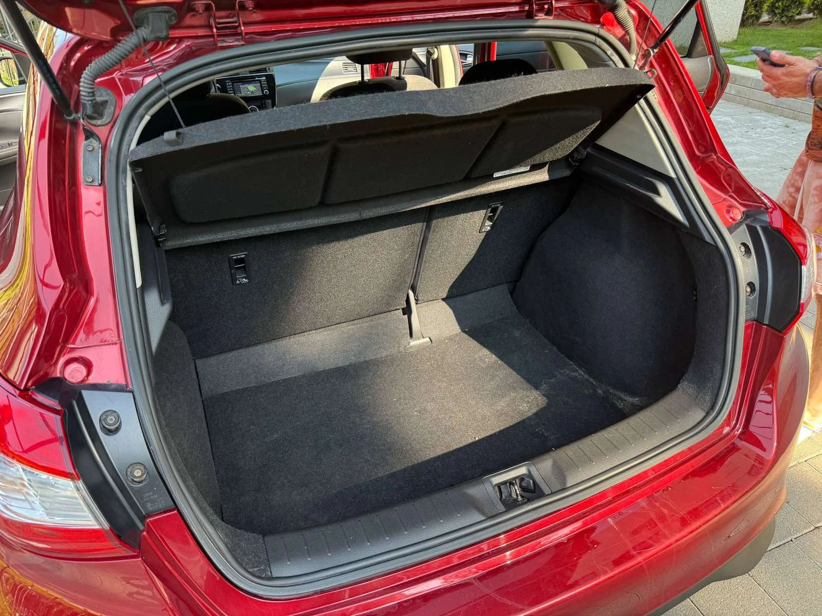 Nissan Pulsar  1.2 CVT N-Connecta Четири цилиндров | Mobile.bg — изображение 14