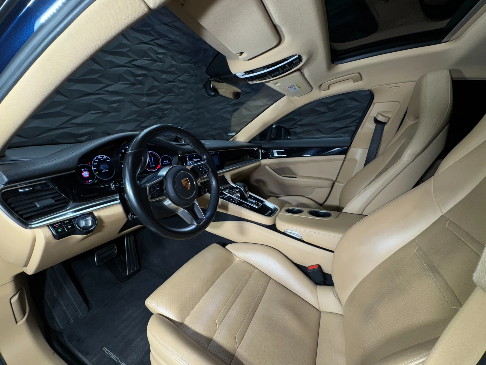 Porsche Panamera 4 E-hybrid* Sport Chrono* 360* Navi - изображение 7