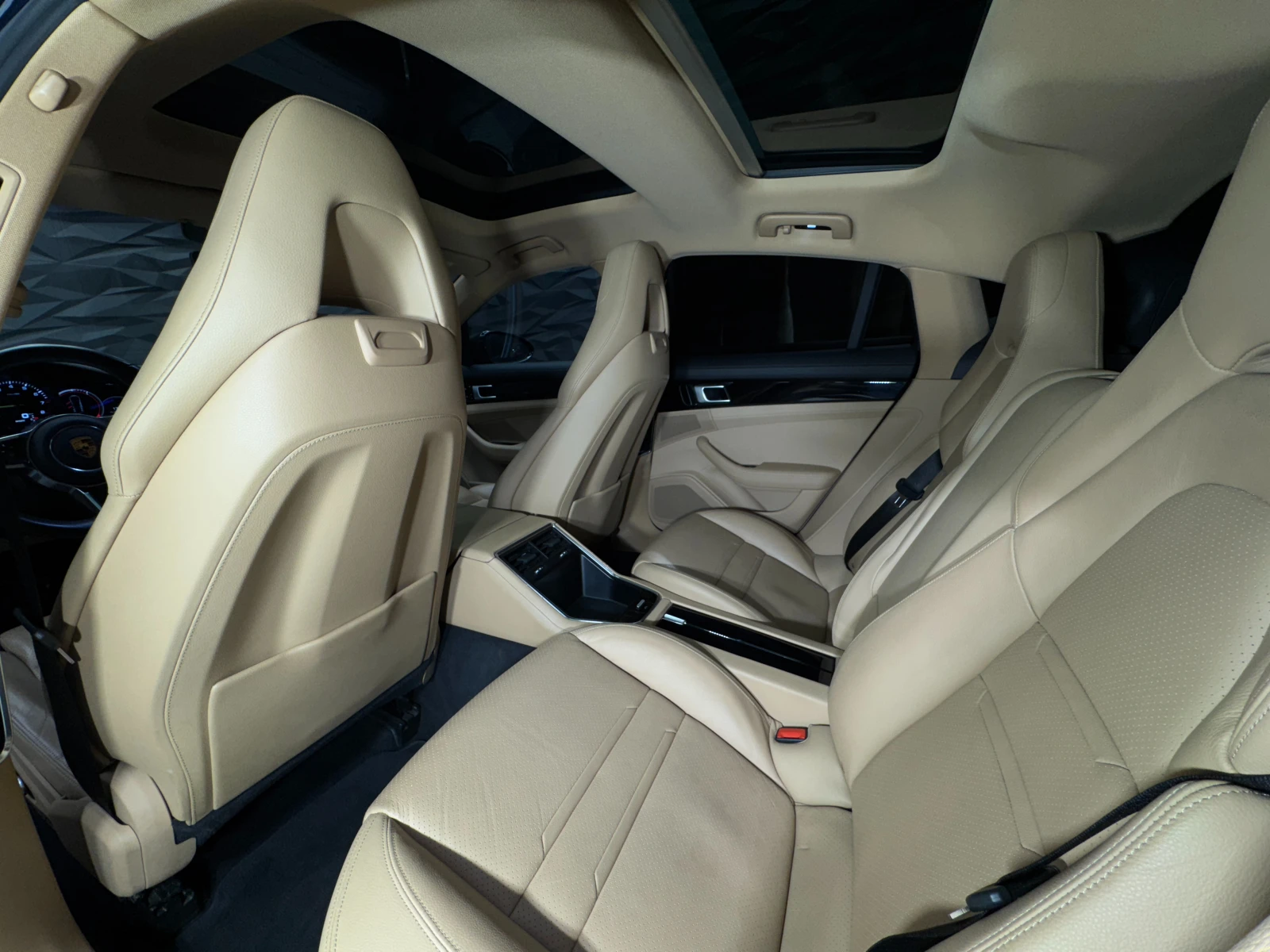 Porsche Panamera 4 E-hybrid* Sport Chrono* 360* Navi - изображение 8