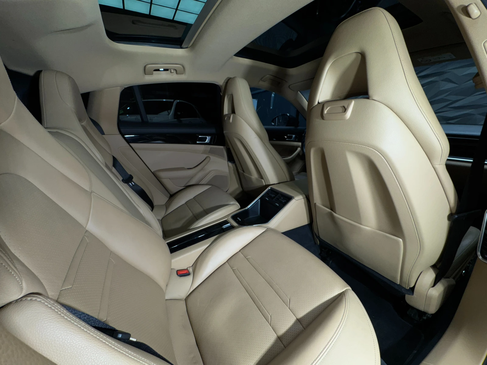 Porsche Panamera 4 E-hybrid* Sport Chrono* 360* Navi - изображение 9