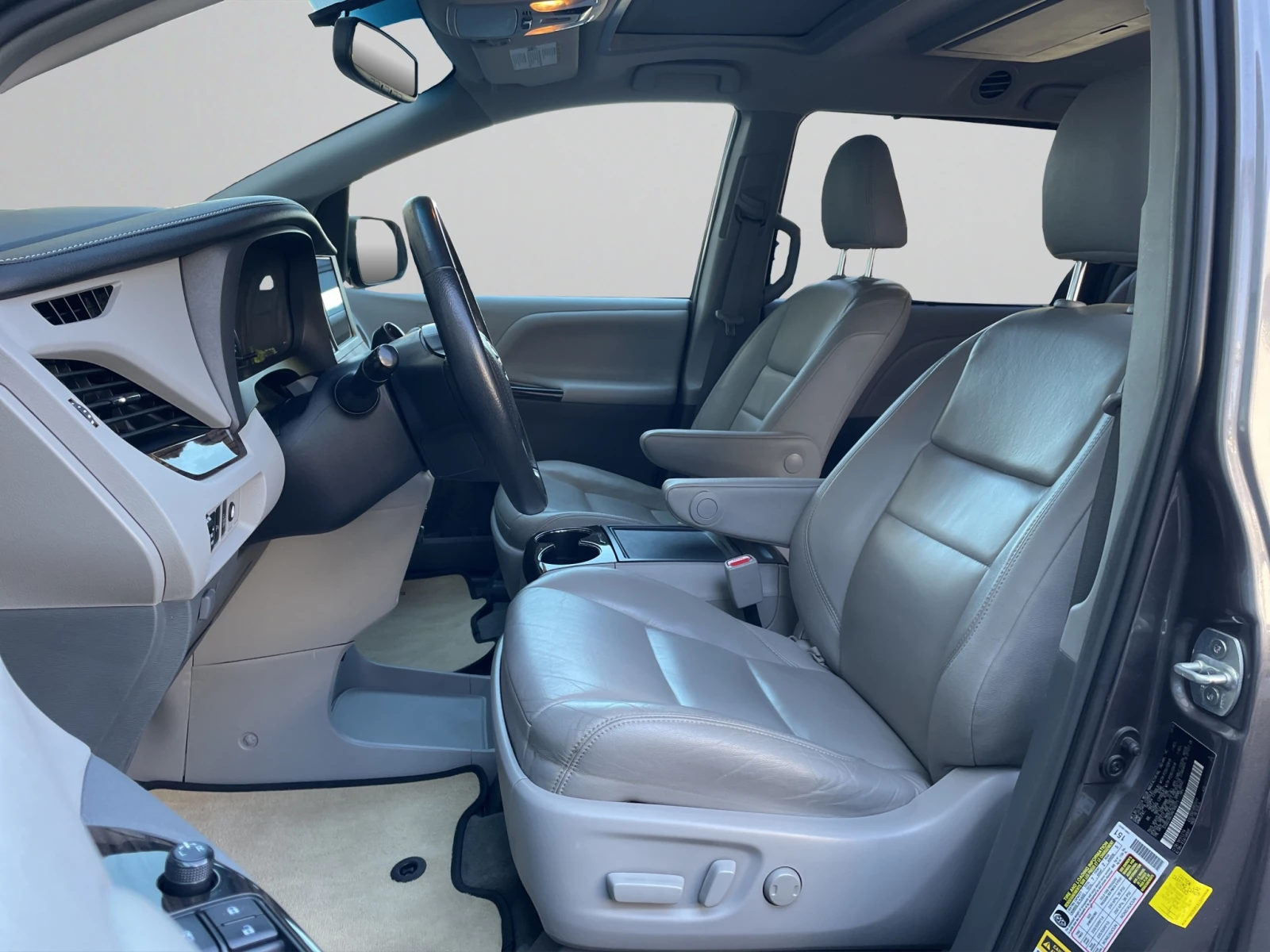 Toyota Sienna 3.5 petrol AWD 6+ 1 seats - изображение 9