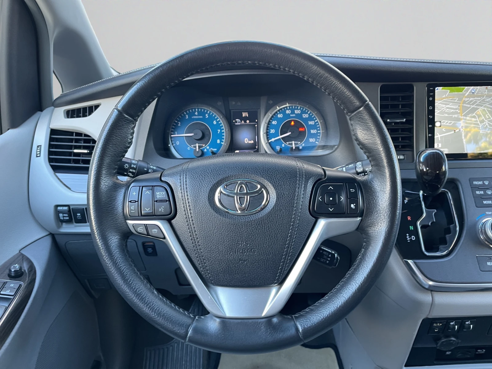 Toyota Sienna 3.5 petrol AWD 6+ 1 seats - изображение 10