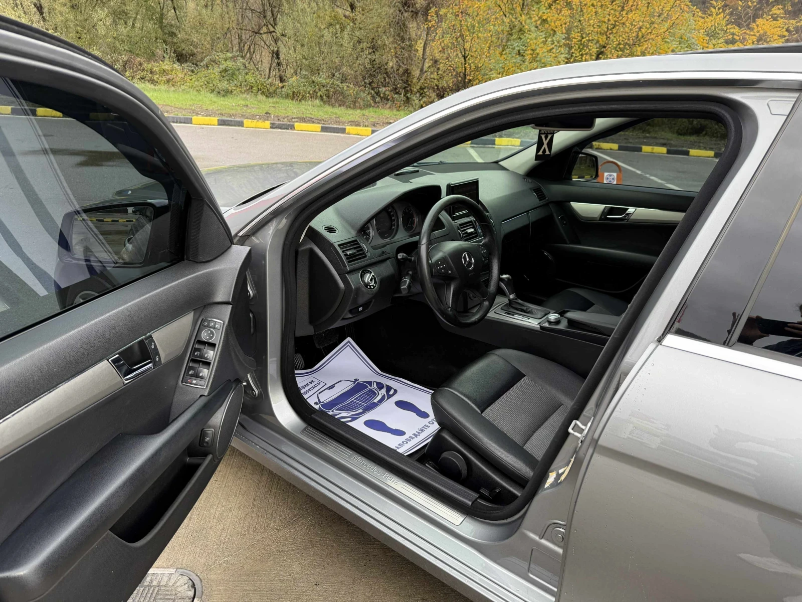 Mercedes-Benz C 320 Напълно обслужена!!! - изображение 7