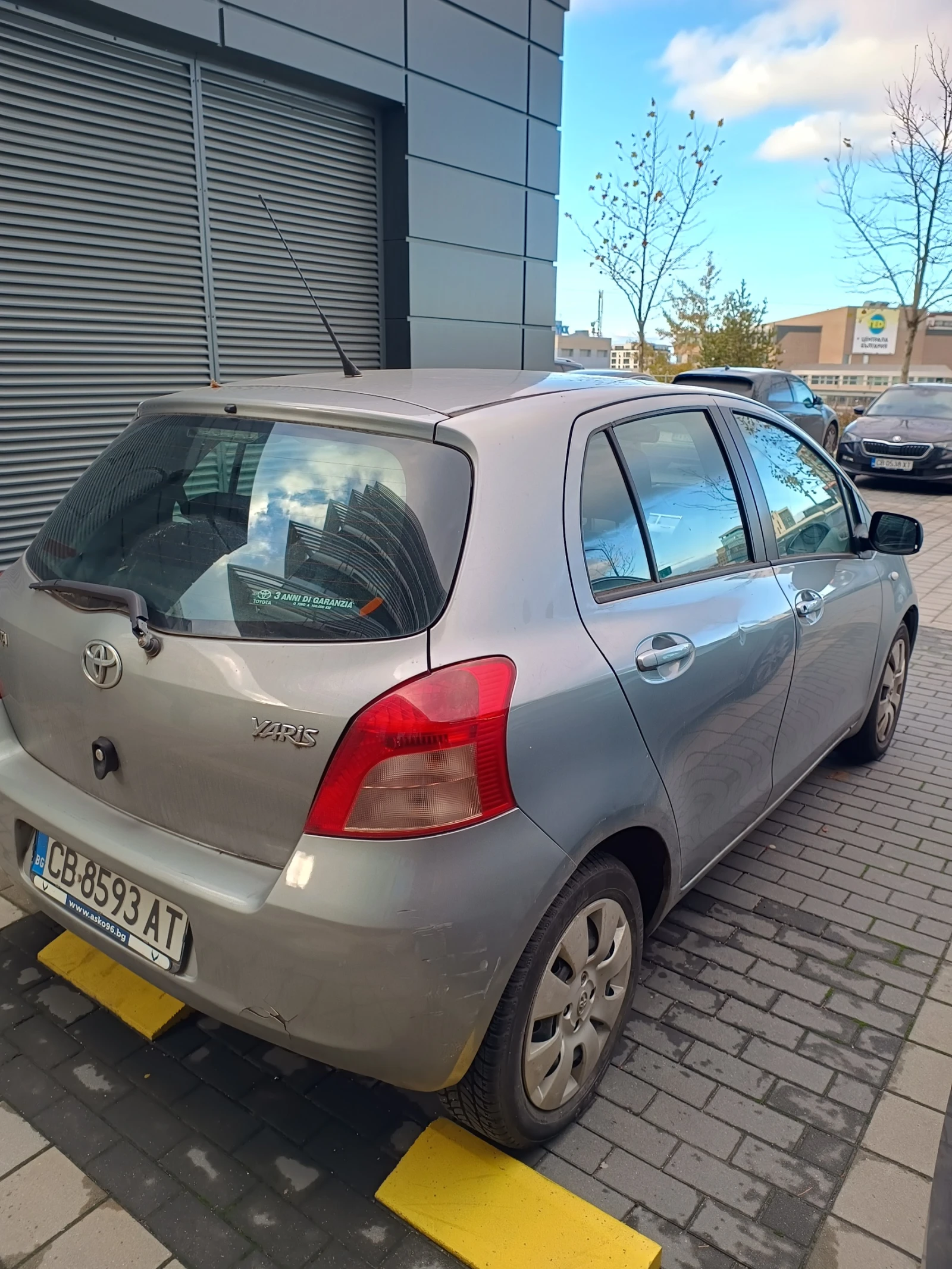 Toyota Yaris  - изображение 6