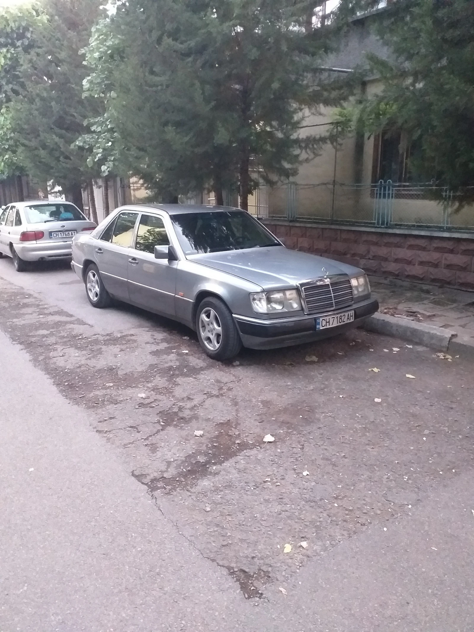 Mercedes-Benz 124 200E