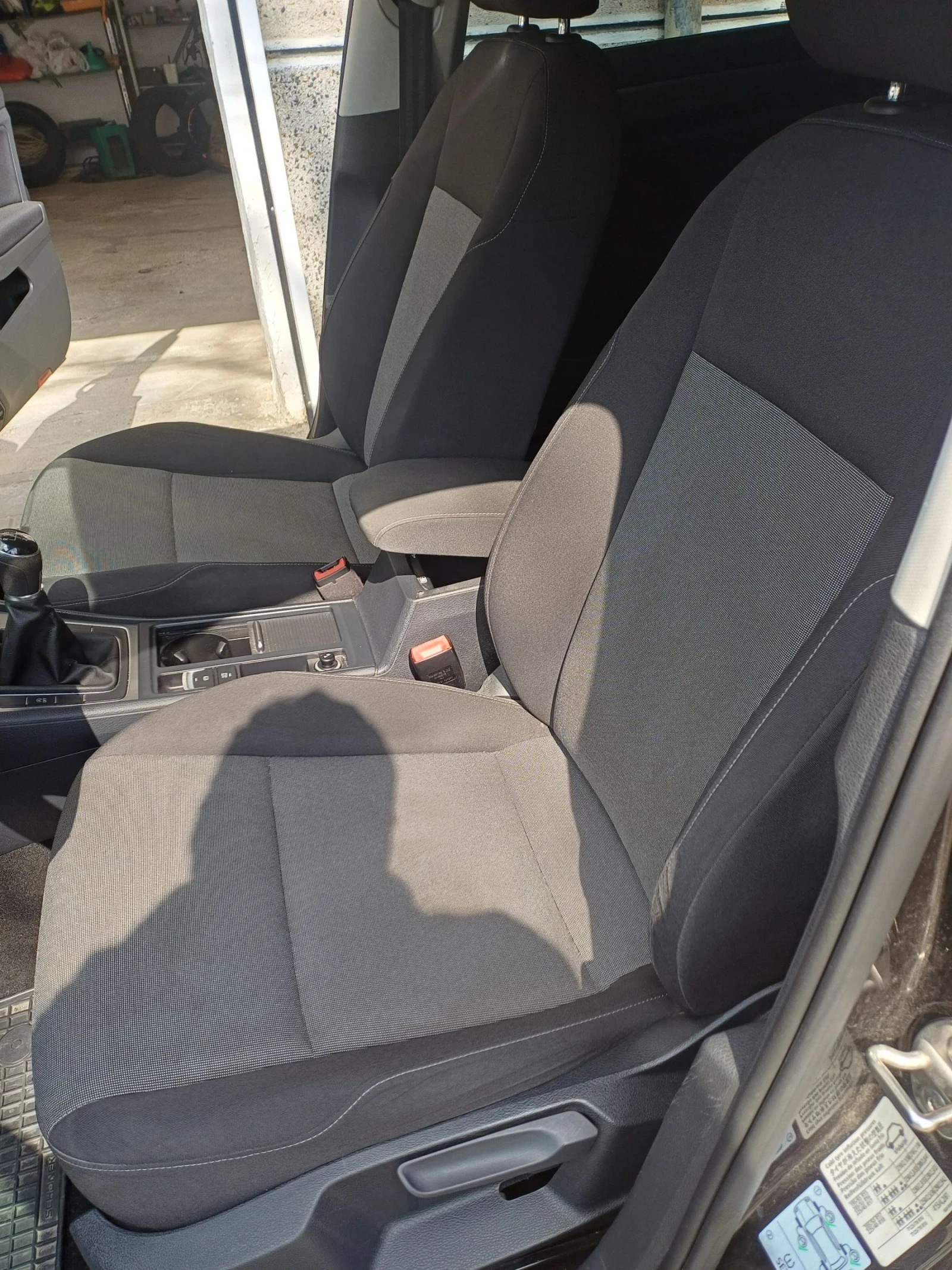 VW Golf 1.6 dizel 110 k.s, снимка 11 - Автомобили и джипове - 53846003