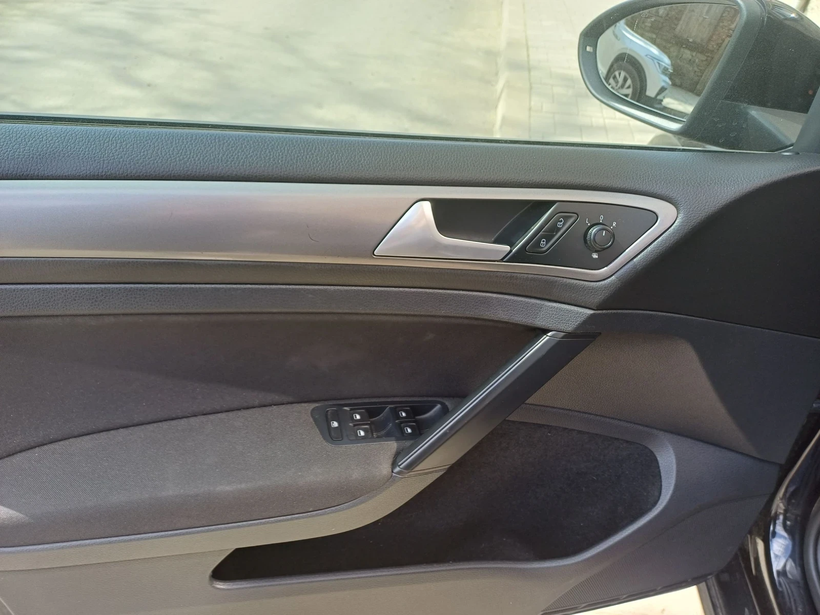 VW Golf 1.6 dizel 110 k.s, снимка 9 - Автомобили и джипове - 53846003