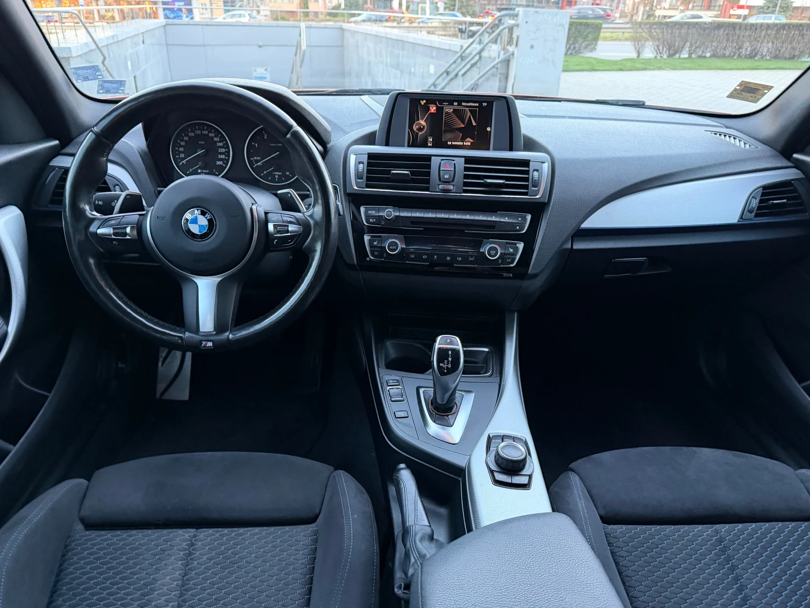 BMW 120 D xDRIVE M-Pack 190к.с. 129х.км, снимка 13 - Автомобили и джипове - 54129824
