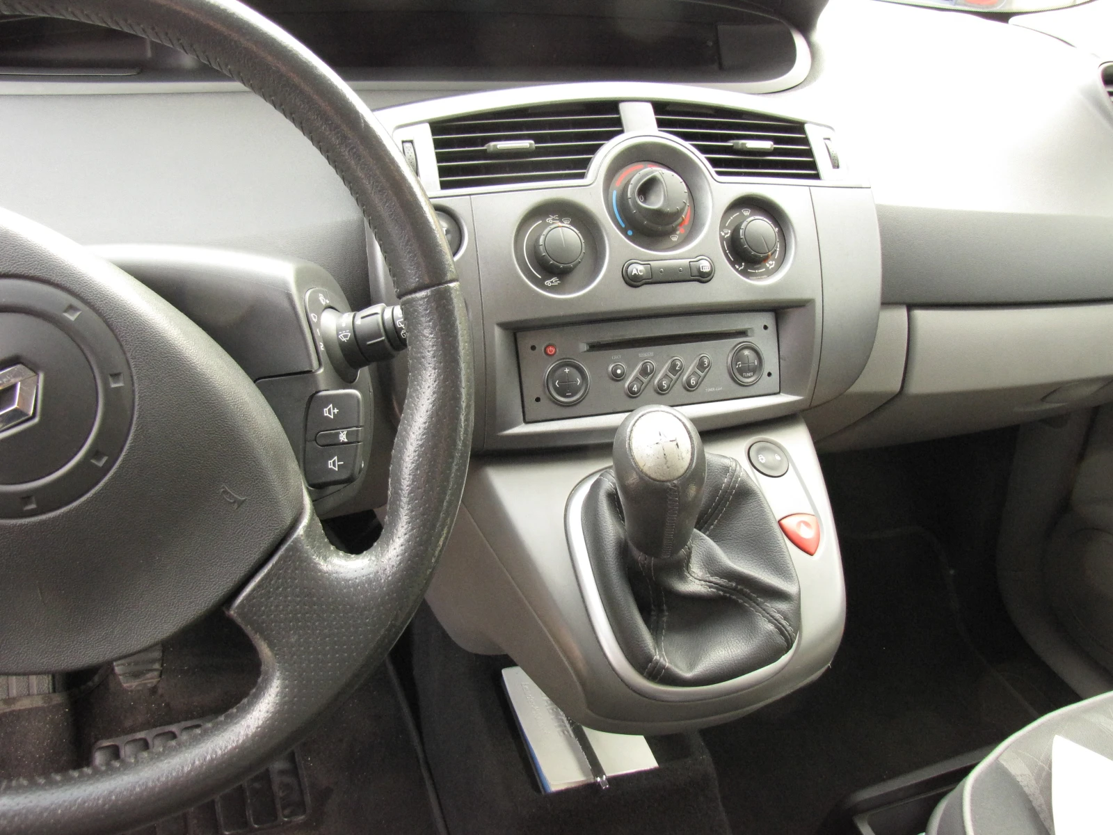 Renault Scenic, снимка 9 - Автомобили и джипове - 54343036