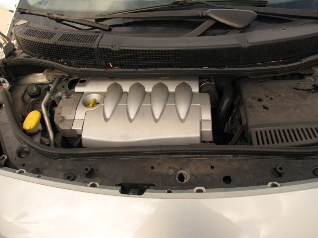 Renault Scenic, снимка 11 - Автомобили и джипове - 54343036