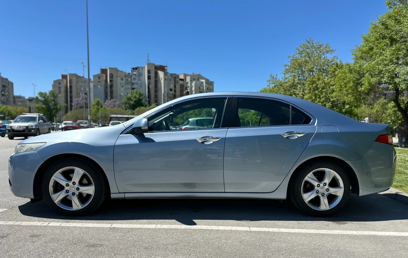 Honda Accord 2.0i-Vtec Facelift, снимка 2 - Автомобили и джипове - 54447879