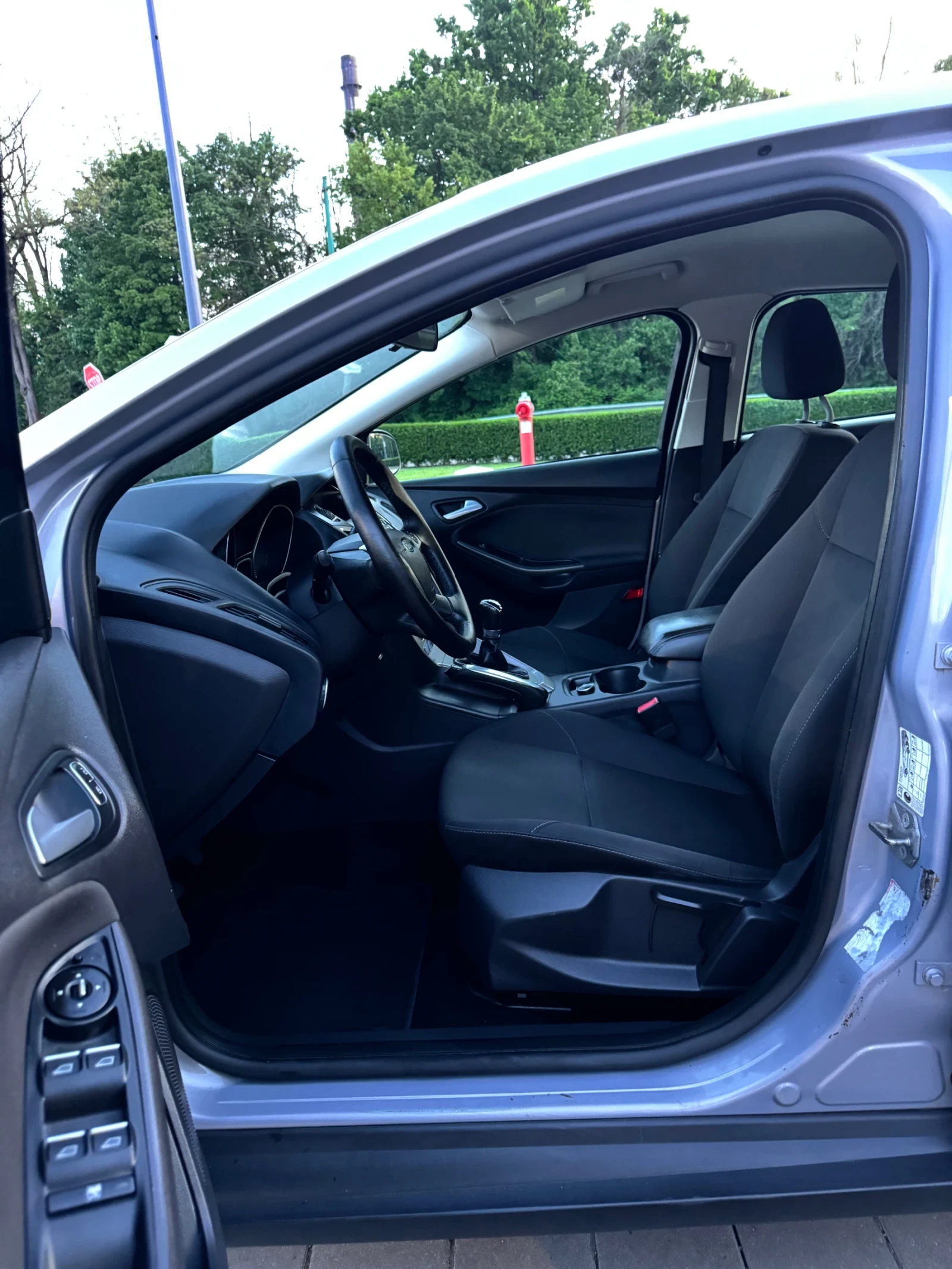 Ford Focus 1.6i Titanium Navi AktivParkAssist ParkPilot Klima, снимка 9 - Автомобили и джипове - 54572818