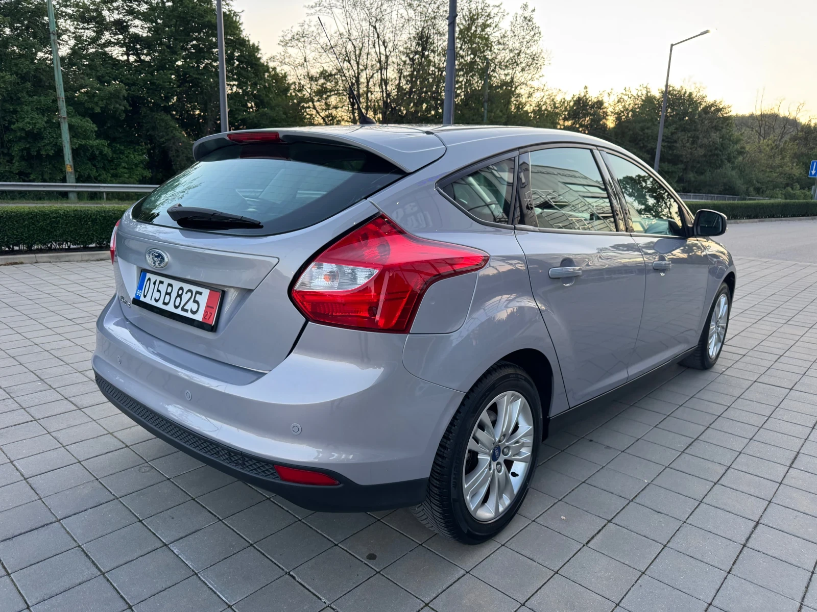 Ford Focus 1.6i Titanium Navi AktivParkAssist ParkPilot Klima, снимка 5 - Автомобили и джипове - 54572818