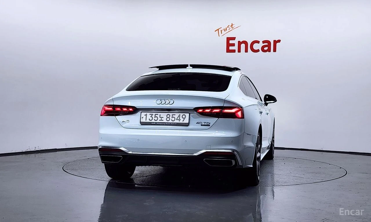 Audi A5 40TDI* PREMIUM* SPORTBACK* DISTRONIC* REAR-CAMERA*, снимка 4 - Автомобили и джипове - 54752639