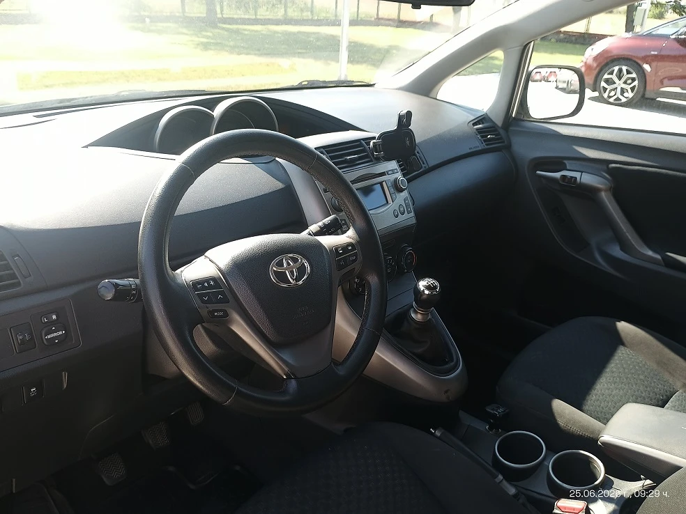 Toyota Verso, снимка 8 - Автомобили и джипове - 55052273