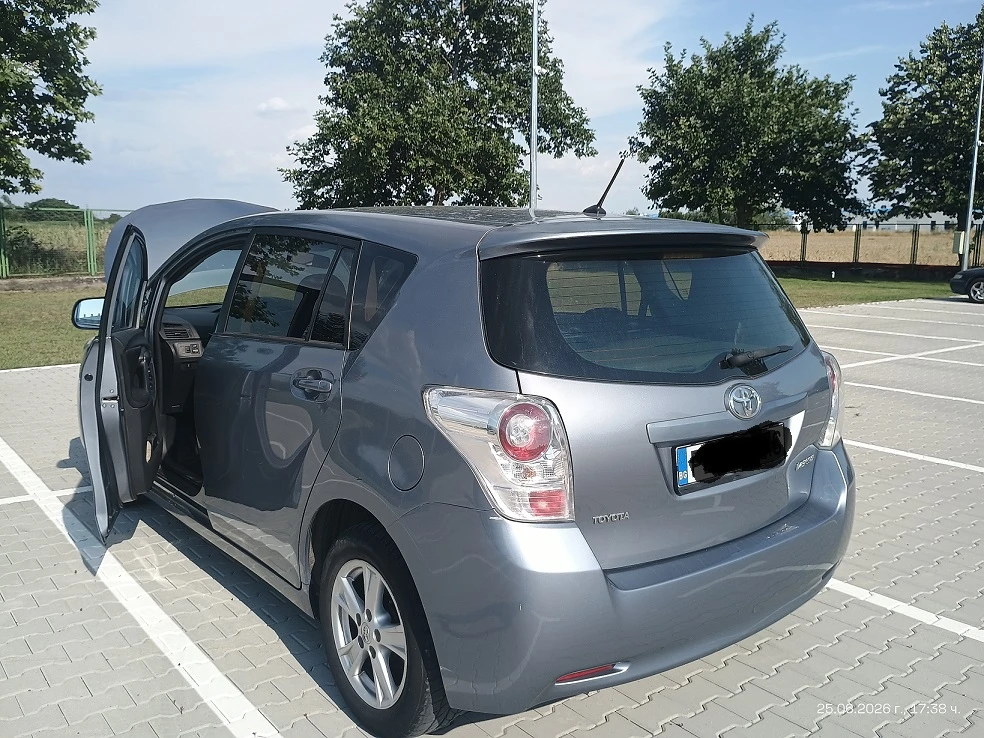 Toyota Verso, снимка 3 - Автомобили и джипове - 55052273