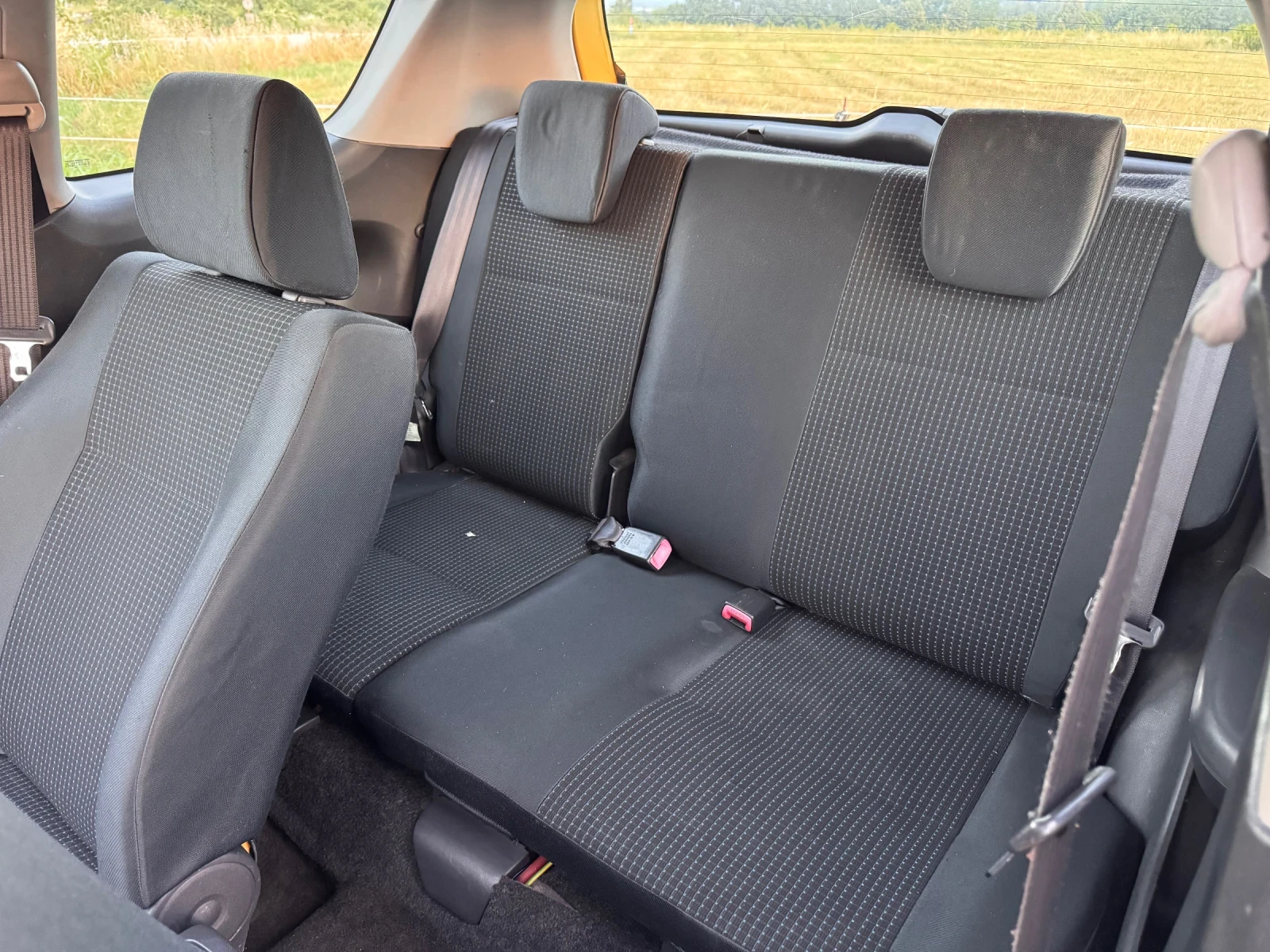 Suzuki Swift 1.3DDiS, снимка 7 - Автомобили и джипове - 55105787