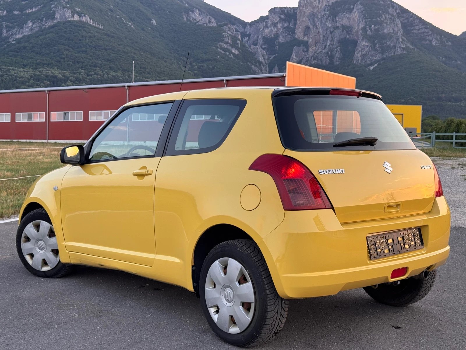 Suzuki Swift 1.3DDiS, снимка 3 - Автомобили и джипове - 55105787