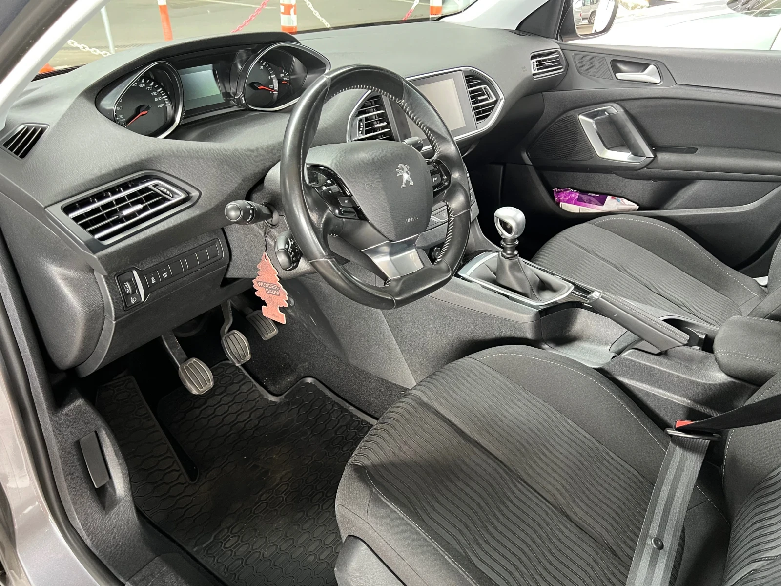 Peugeot 308 308 SW hdi, снимка 10 - Автомобили и джипове - 55240885