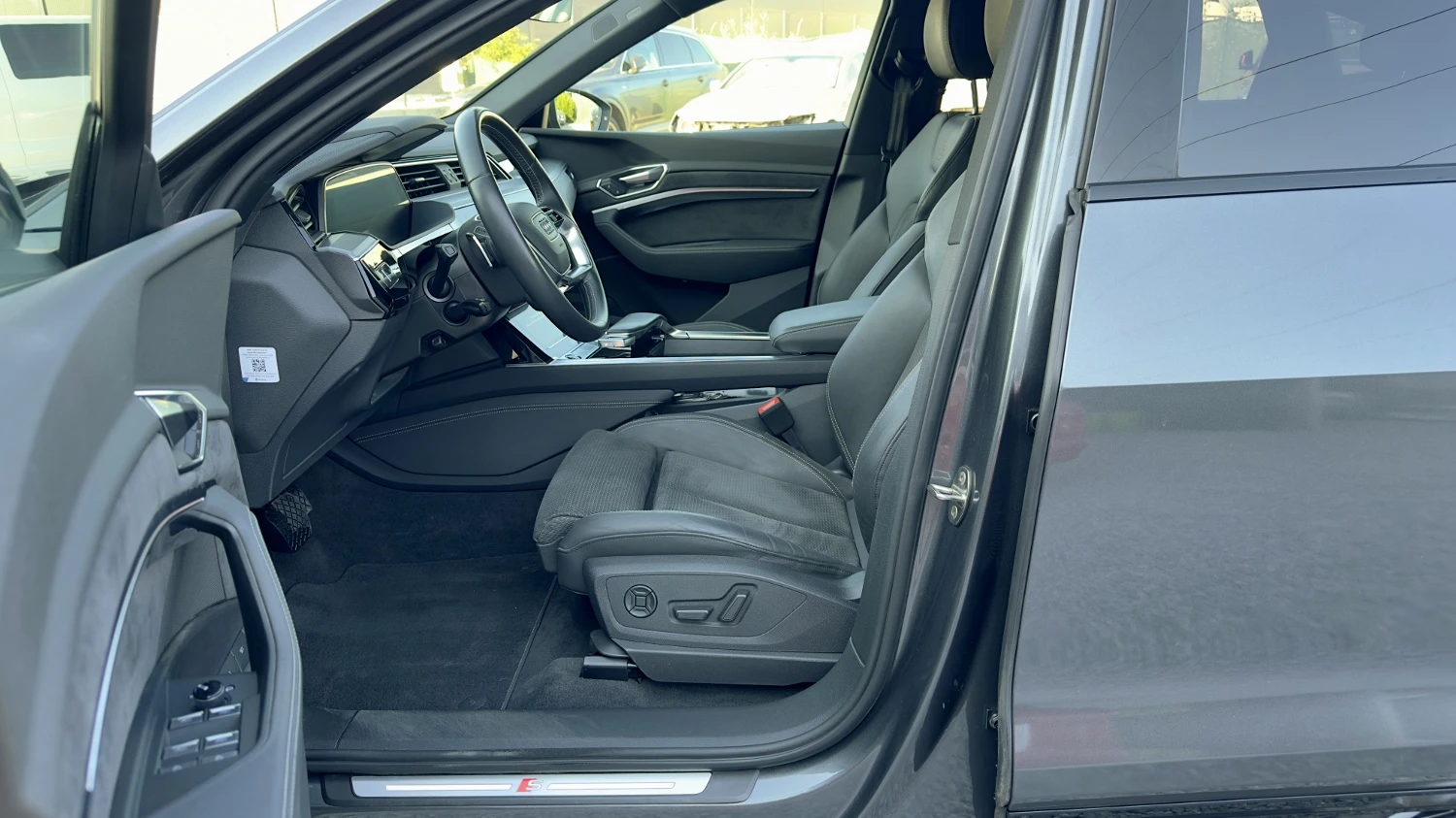 Audi E-Tron 55 SPORTBACK S-LINE PLUS Distronic Head-up Keyless, снимка 6 - Автомобили и джипове - 55243270