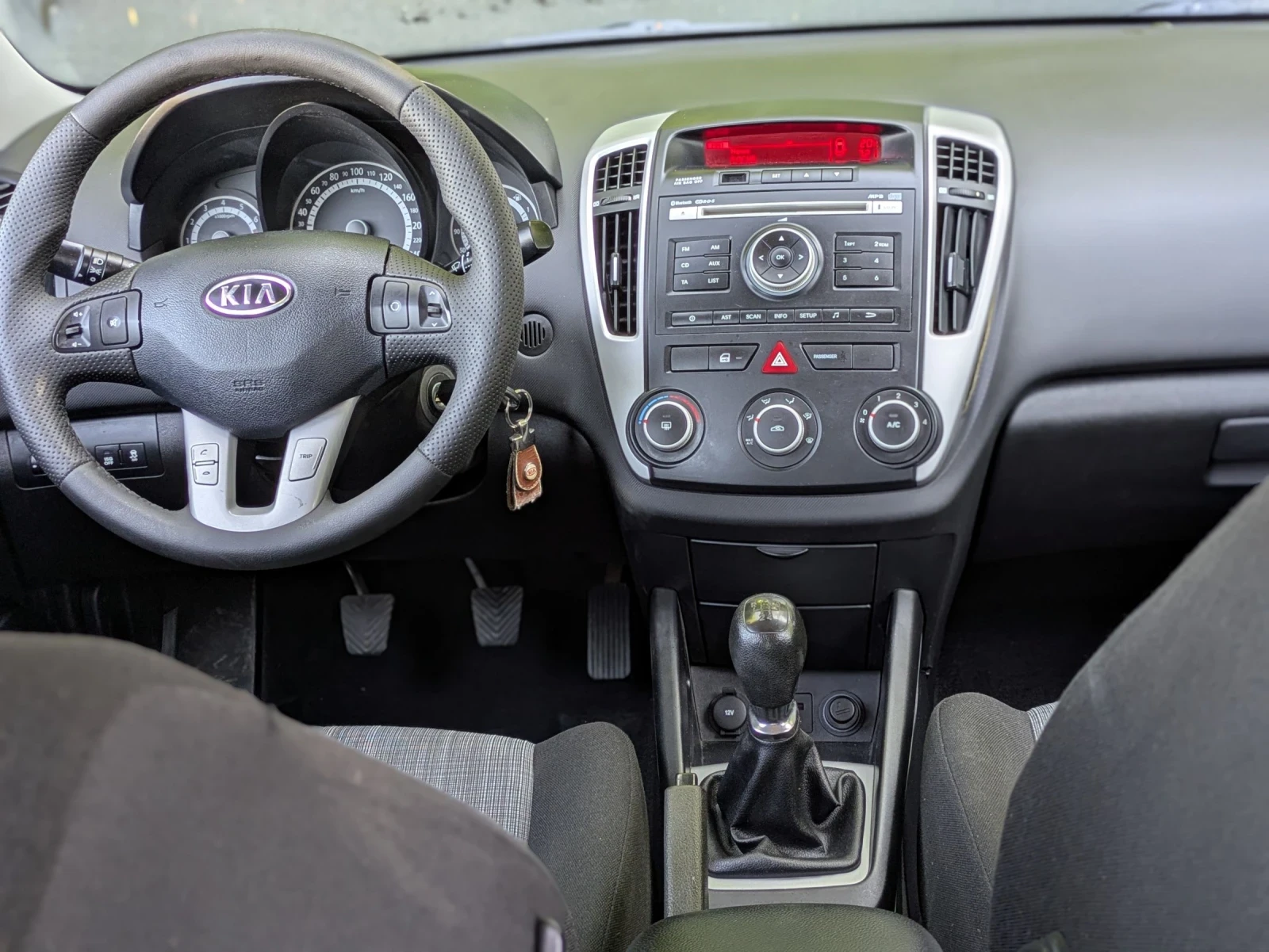 Kia Ceed 1.4i k.c., снимка 14 - Автомобили и джипове - 55296168