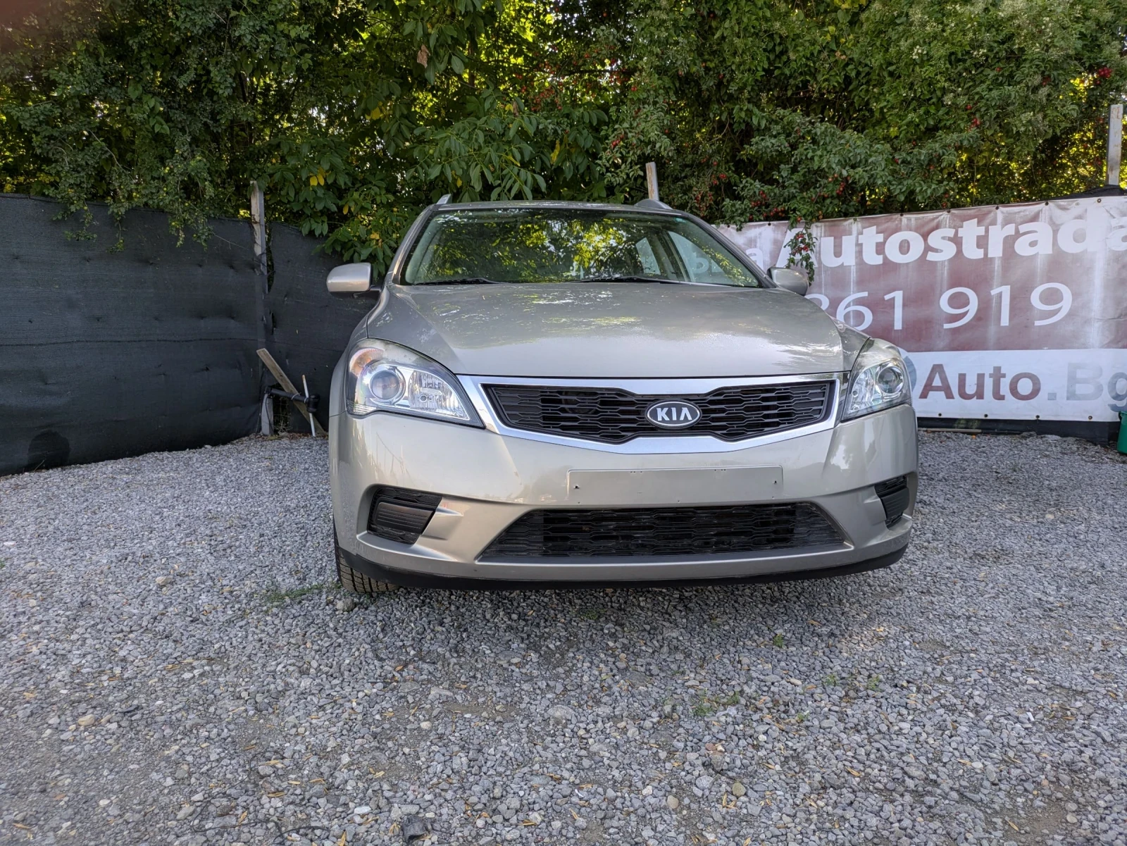 Kia Ceed 1.4i k.c., снимка 2 - Автомобили и джипове - 55296168