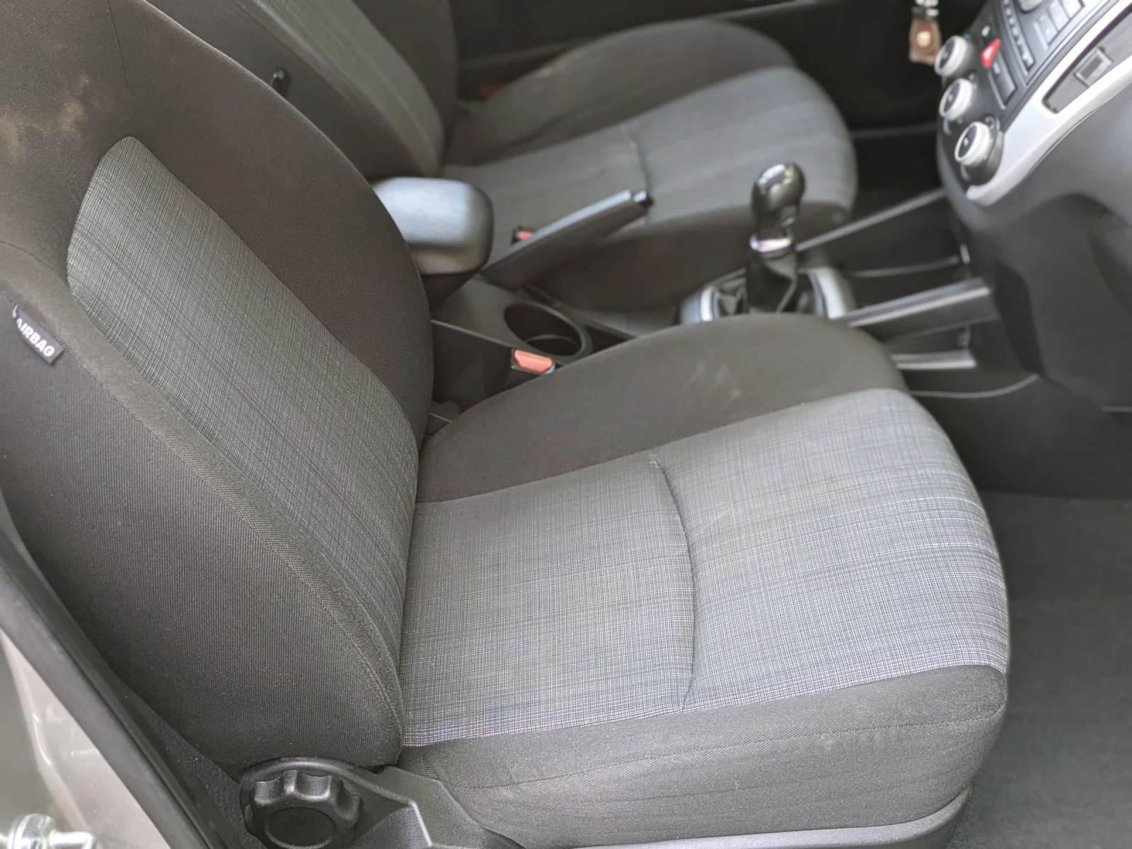 Kia Ceed 1.4i k.c., снимка 12 - Автомобили и джипове - 55296168