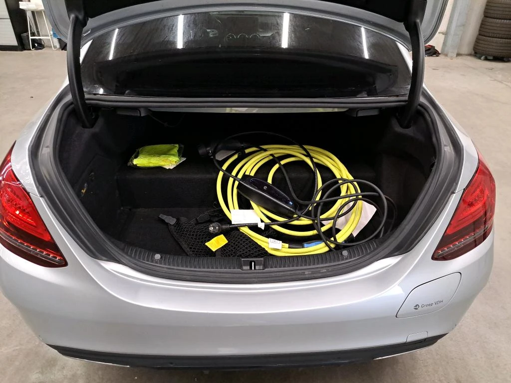 Mercedes-Benz C 300 Hybrid AMG LED-Multibeam, снимка 6 - Автомобили и джипове - 56071457