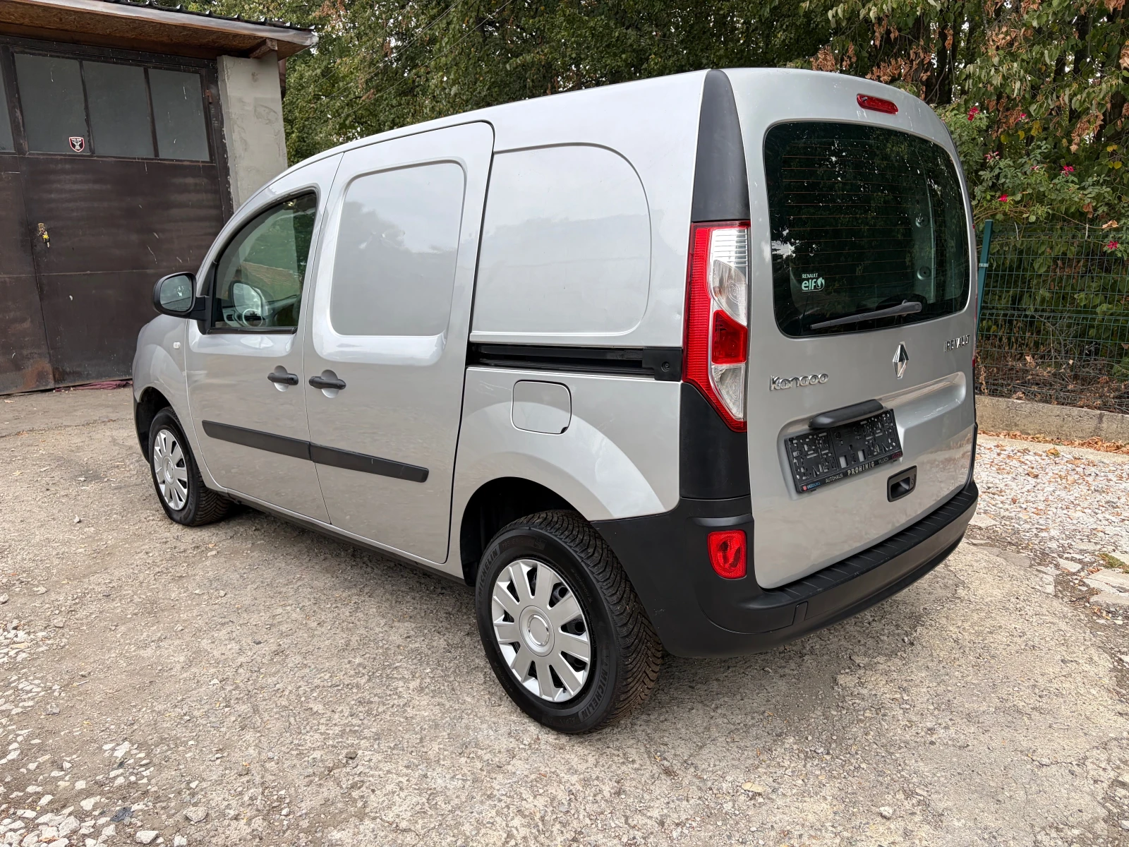 Renault Kangoo 1.5DCI klima, снимка 4 - Автомобили и джипове - 56082728