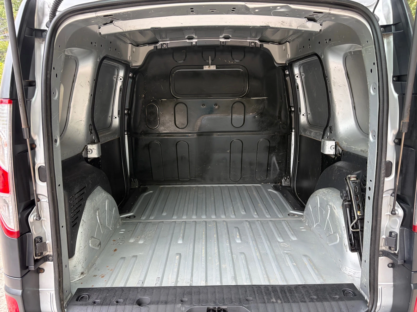 Renault Kangoo 1.5DCI klima, снимка 5 - Автомобили и джипове - 56082728