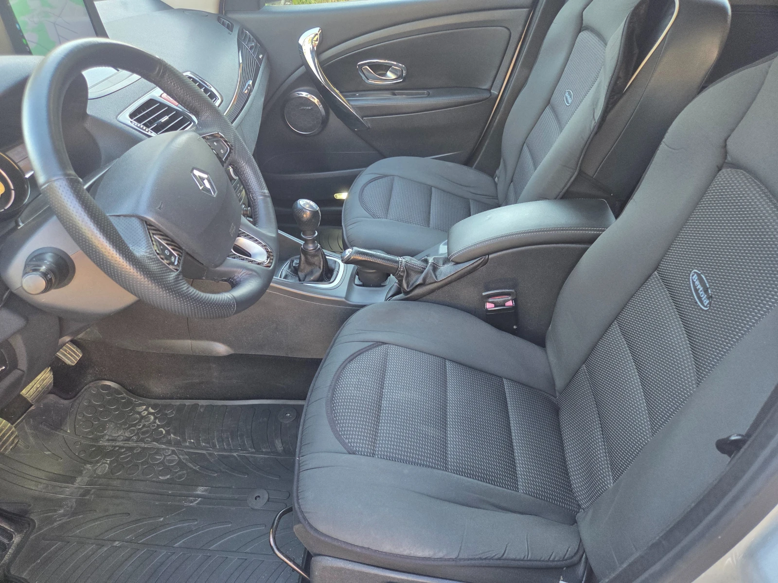 Renault Megane, снимка 13 - Автомобили и джипове - 56192268