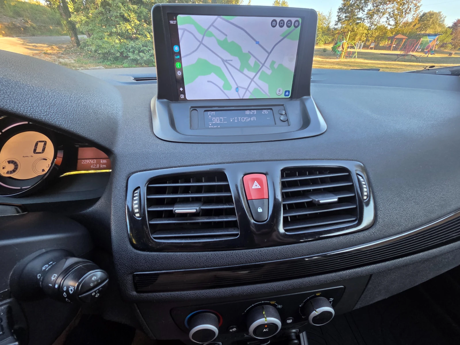Renault Megane, снимка 11 - Автомобили и джипове - 56192268