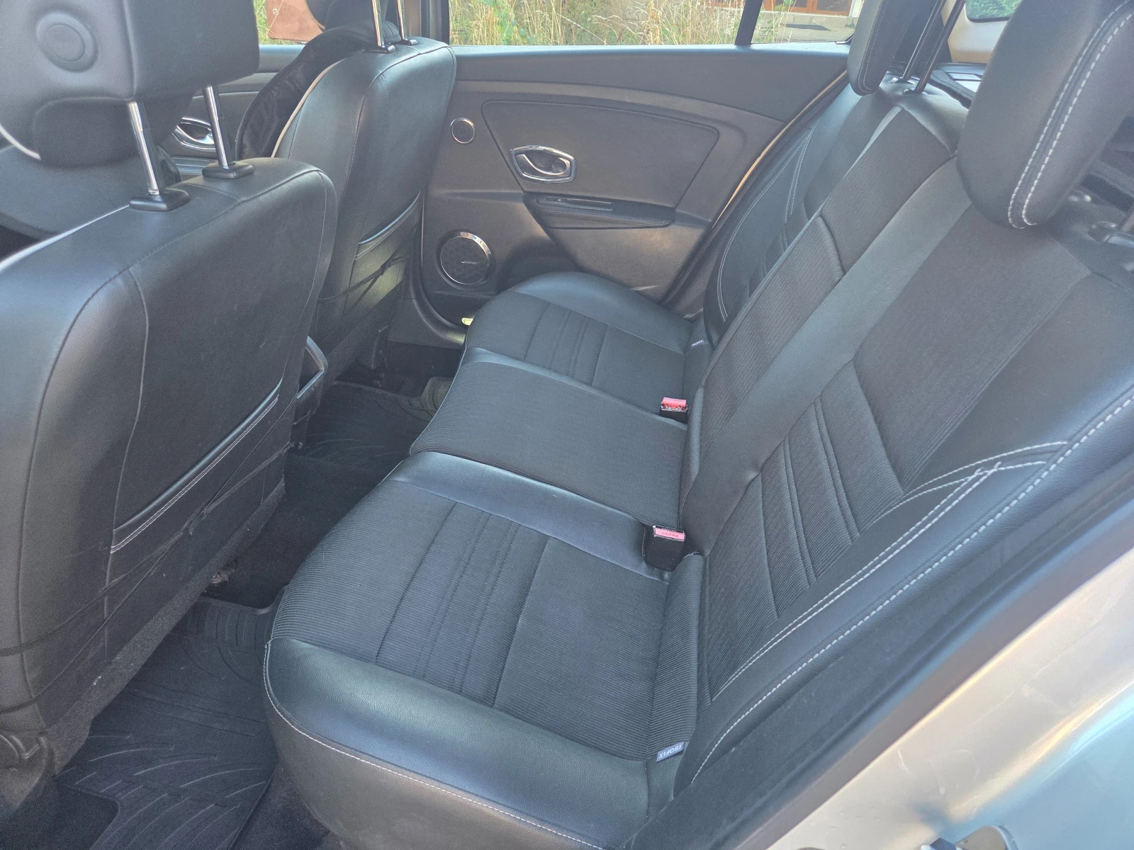 Renault Megane, снимка 15 - Автомобили и джипове - 56192268