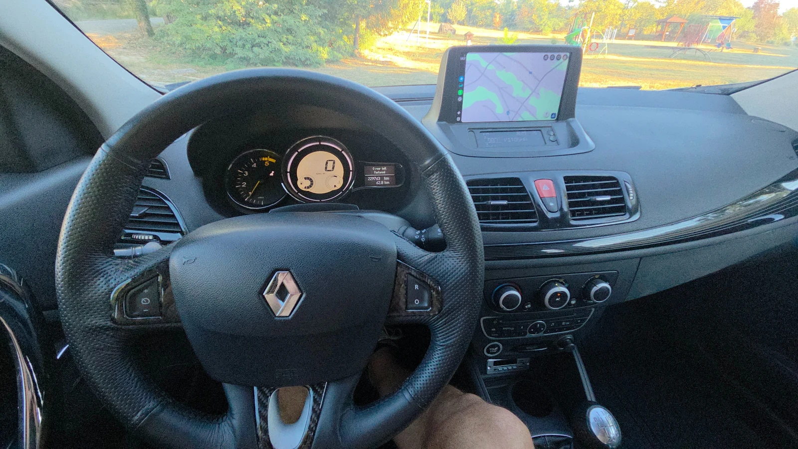 Renault Megane, снимка 9 - Автомобили и джипове - 56192268