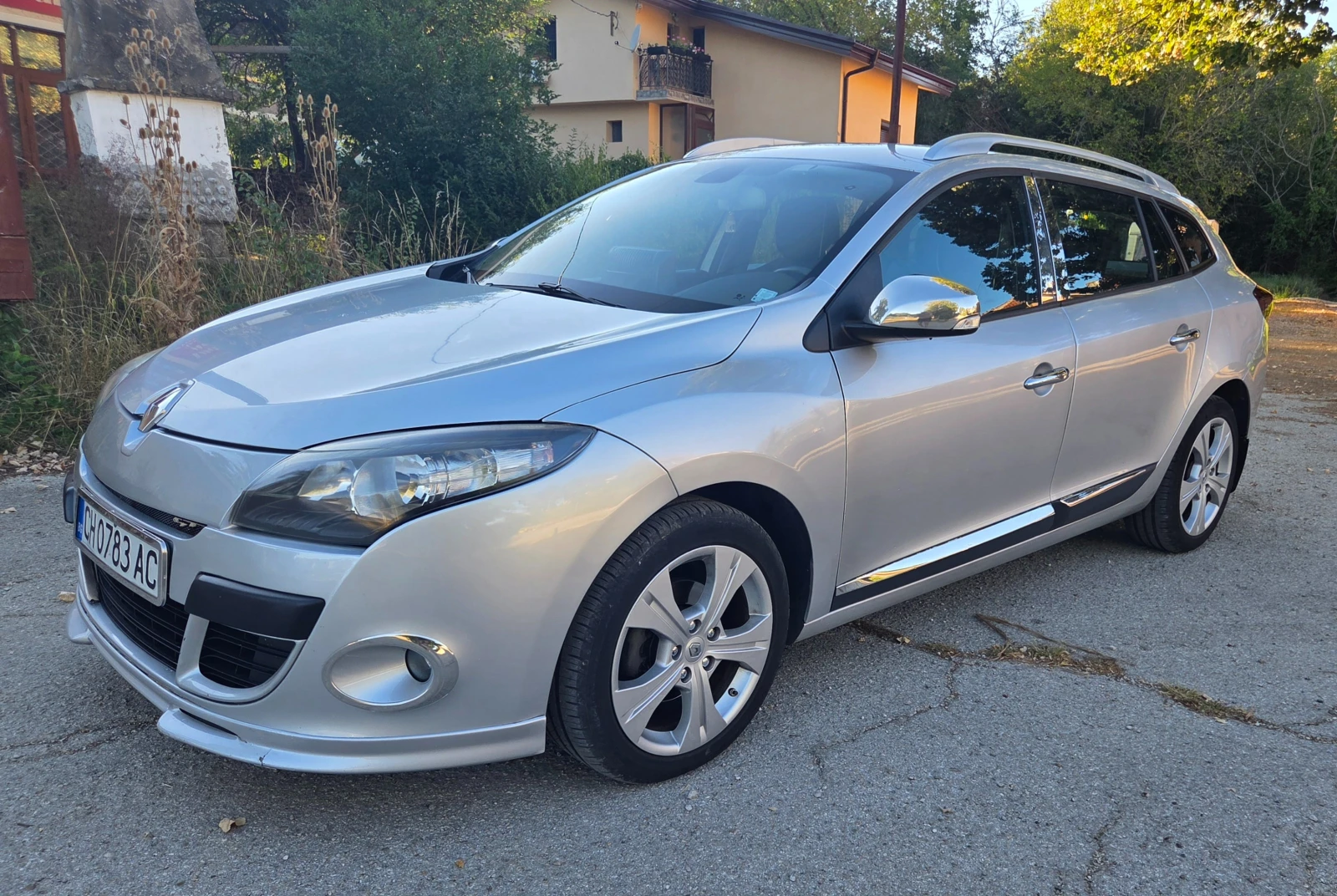 Renault Megane, снимка 2 - Автомобили и джипове - 56192268